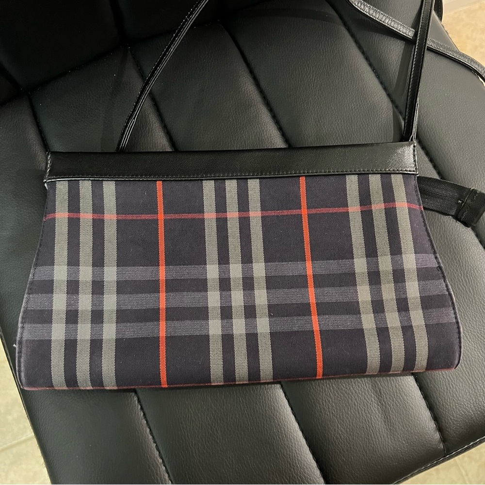 Vintage Burberrys | Nova Check Navy Blue Shoulder Bag - Picture 4 of 7